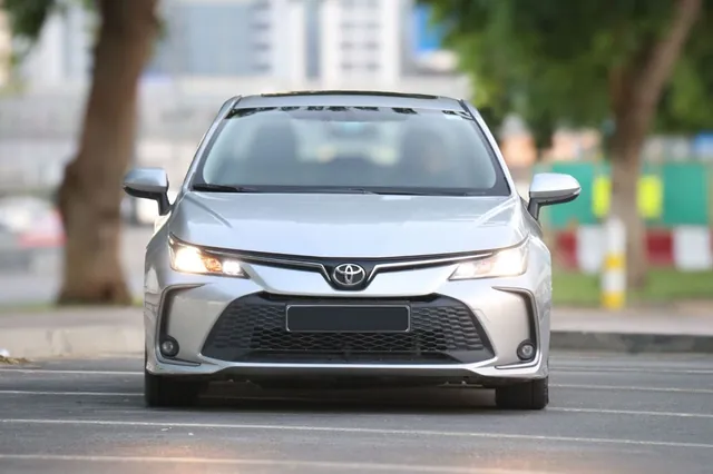2026 Toyota Corolla XLI HEV, photo 2 of 10