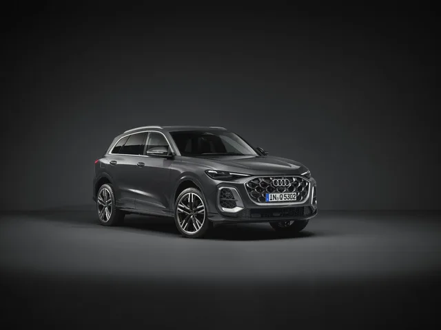 2025 Audi Q5 TFSI quattro S tronic (150 kW), photo 1 of 8