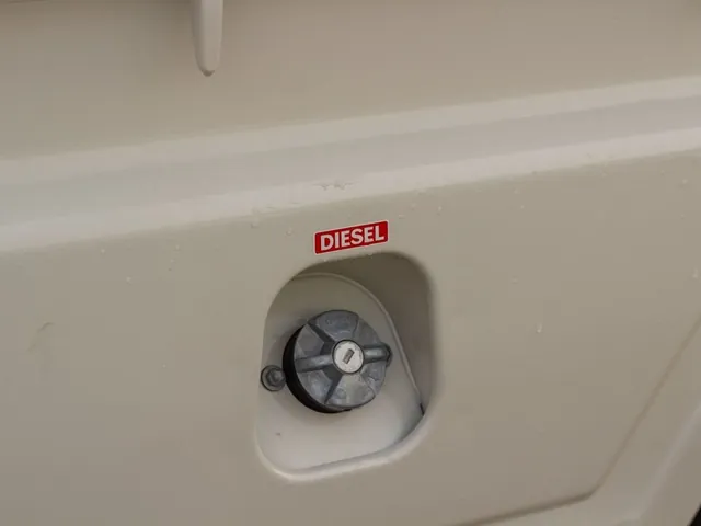 2026 Toyota Land Cruiser 79 Double Cab LX 2.8 diesel, diff lock, photo 6 of 8