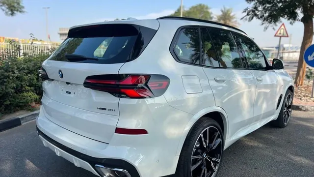 2025 BMW X5 xDrive40i M Sport Pro, photo 4 of 10