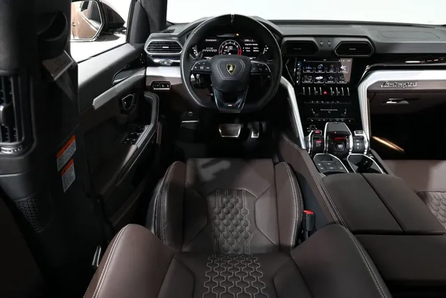 2023 Lamborghini Urus S, photo 7 of 8
