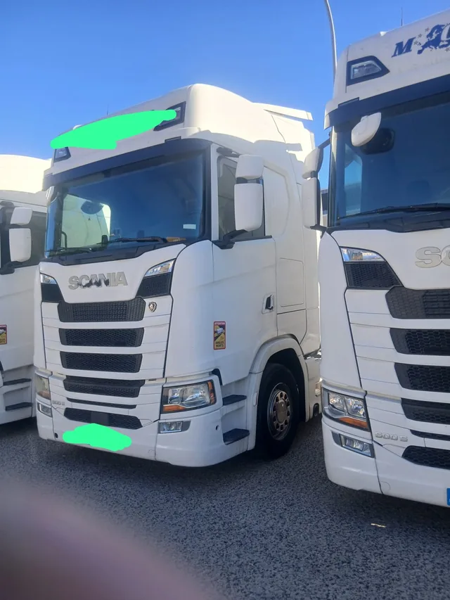 2021 Scania tractor unit, front three-quarter view