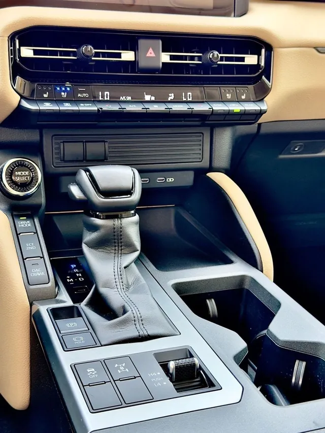 2025 Toyota Land Cruiser Prado Adventure 2.4, photo 9 of 9