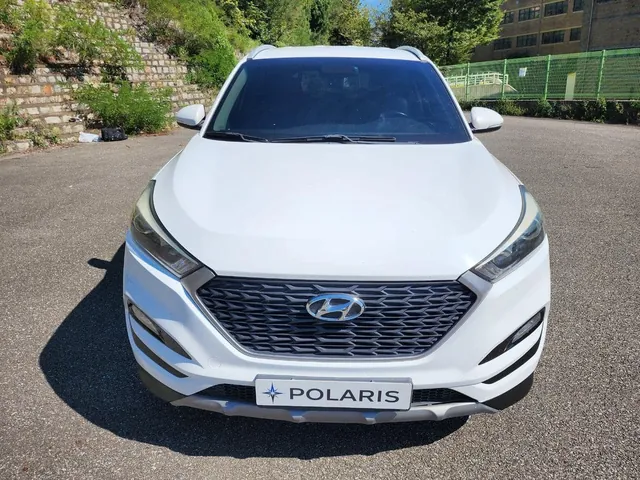 2017 Hyundai Tucson Standard, photo 2 of 8