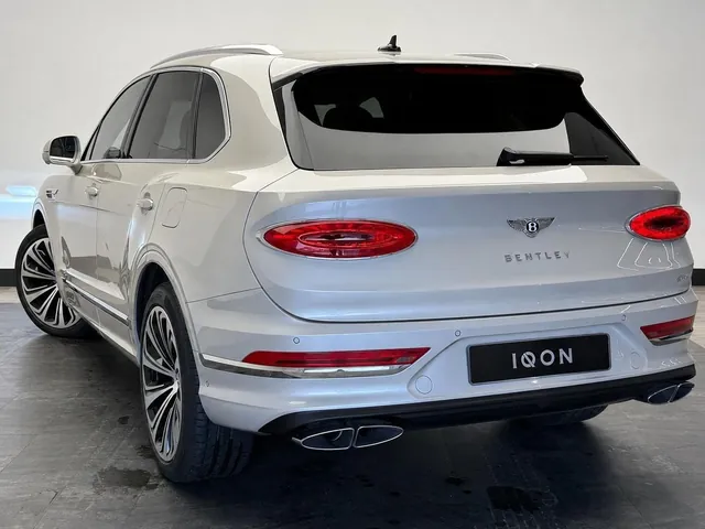 2024 Bentley Bentayga, photo 2 of 10 of this vehicle