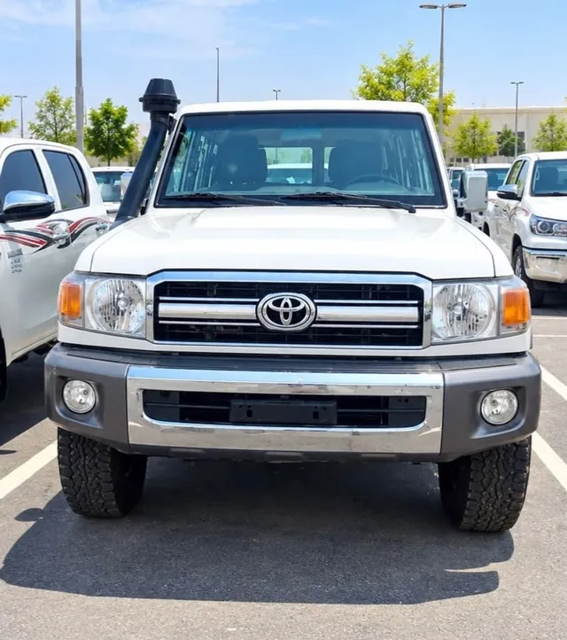2019 Toyota Land Cruiser 76 Hardtop Standard, photo 3 of 10