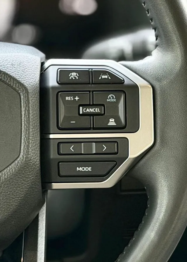 2025 Toyota Land Cruiser Prado Adventure 2.4, photo 8 of 9