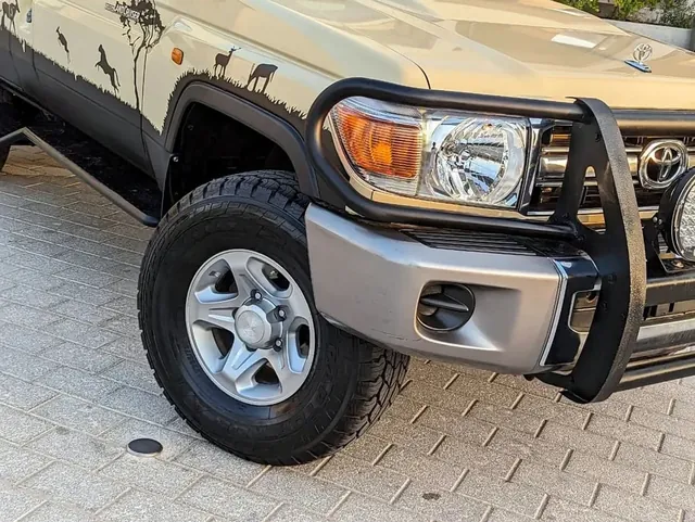2019 Toyota Land Cruiser 76 (modified, Safari-truck style) 4.0 V6, photo 4 of 10