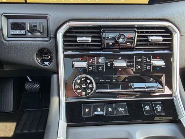 2026 Nissan Patrol LE Platinum City, photo 4 of 10