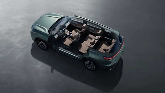 2026 Chery Tiggo 8 Standard (1.6T 7DCT), photo 3 of 7