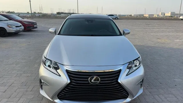 2016 Lexus ES 350 3.5 V6, photo 1 of 9