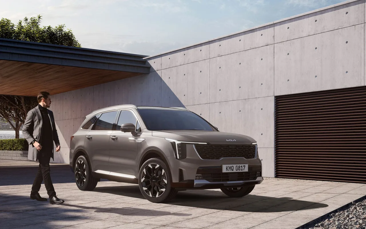 2026 Kia Sorento, photo 2 of 8