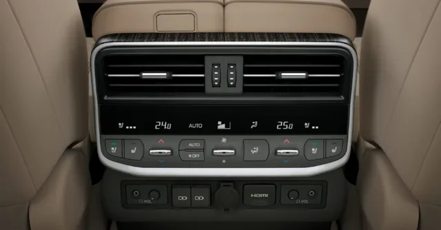 2026 Toyota Land Cruiser VX, photo 8 of 8