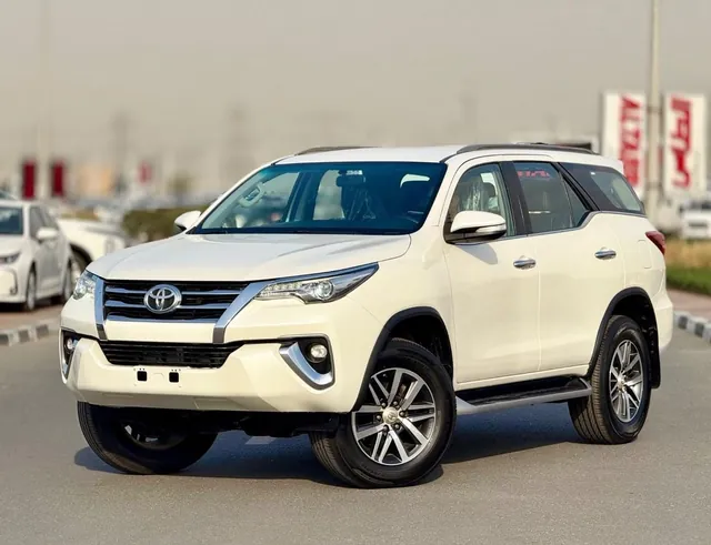 2018 Toyota Fortuner GXR 4.0, photo 1 of 10