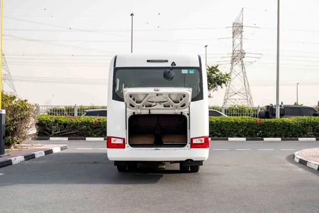 2026 Toyota Coaster 23-seat Bus 4.2, photo 8 of 9