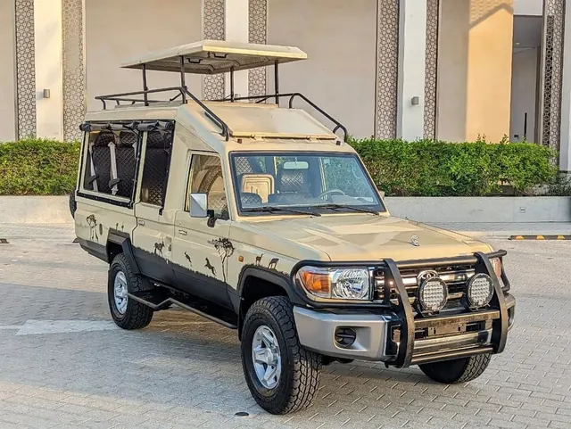 2019 Toyota Land Cruiser 76 (modified, Safari-truck style) 4.0 V6, photo 2 of 10