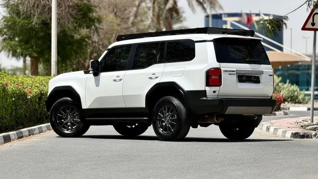 2025 Toyota Land Cruiser Prado Adventure 2.4, photo 2 of 9