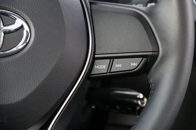 2026 Toyota Corolla XLI HEV, photo 9 of 10