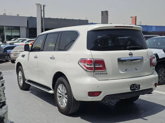 2017 Nissan Patrol SE T2 4.0 V6, photo 4 of 8