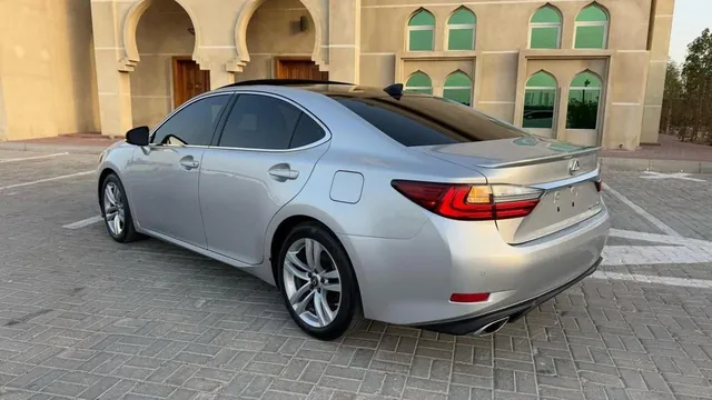 2016 Lexus ES 350 3.5 V6, photo 5 of 9