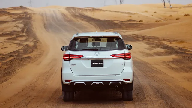 2026 Toyota Fortuner VX, photo 4 of 7
