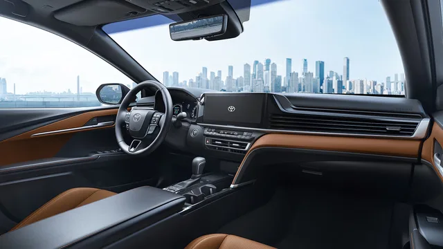 2026 Toyota Camry GLE, photo 3 of 6