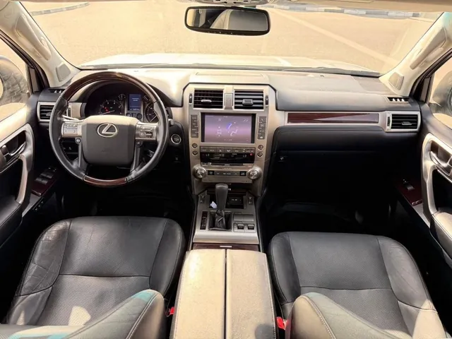 2018 Lexus GX 460 Platinum Premier, photo 3 of 8