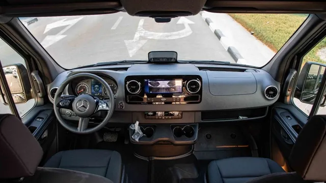 2026 Mercedes-Benz Sprinter 2.0 TD 4x2, photo 9 of 10