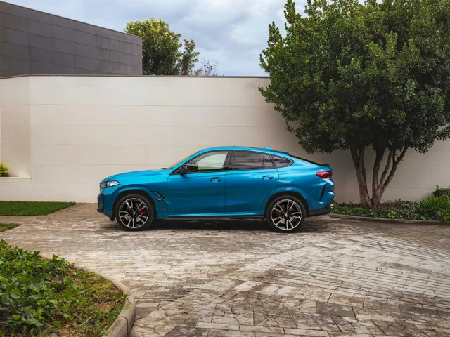 2026 BMW X6 xDrive40i M Sport, photo 2 of 8