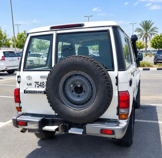 2019 Toyota Land Cruiser 76 Hardtop Standard, photo 4 of 10