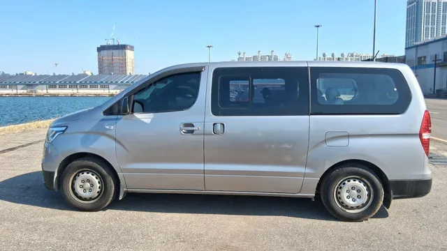 2018 Hyundai Starex 12-seat Standard, photo 2 of 8