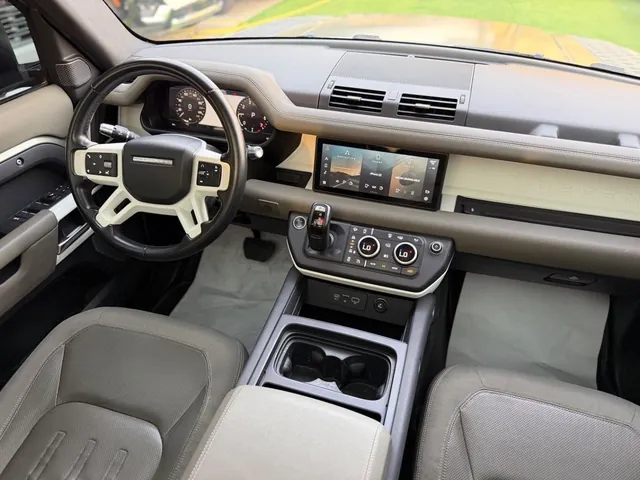 2020 Land Rover Defender P400, photo 7 of 7