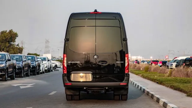 2026 Mercedes-Benz Sprinter 2.0 TD 4x2, photo 4 of 10