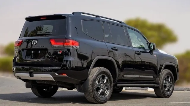 2024 Toyota Land Cruiser 300 GR Sport, photo 3 of 9