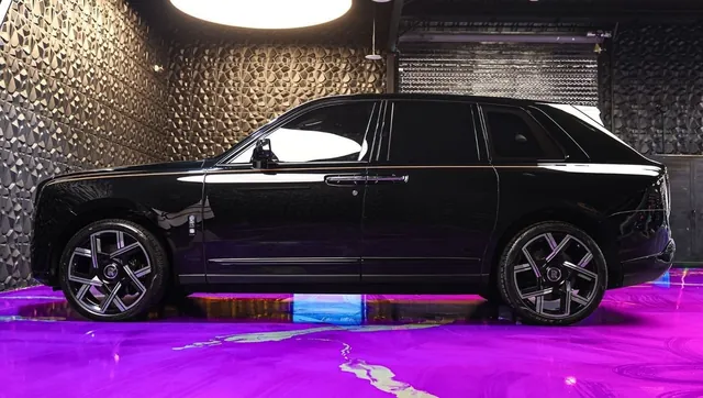2024 Rolls-Royce Cullinan Black Badge, photo 4 of 10