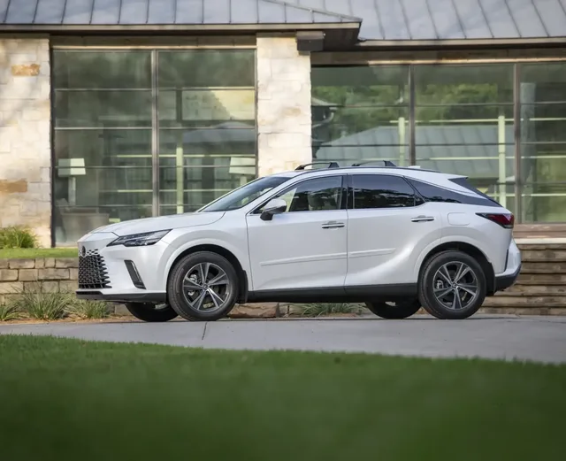 2026 Lexus RX 350h Premium, photo 2 of 6