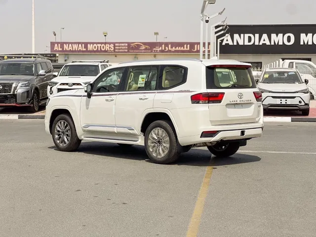 2026 Toyota Land Cruiser 300 GXR 4.0, photo 7 of 9