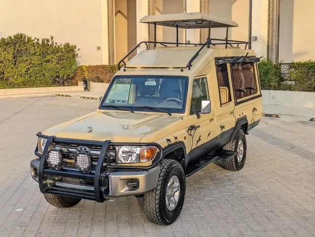 2019 Toyota Land Cruiser 76 (modified, Safari-truck style) 4.0 V6, photo 3 of 10