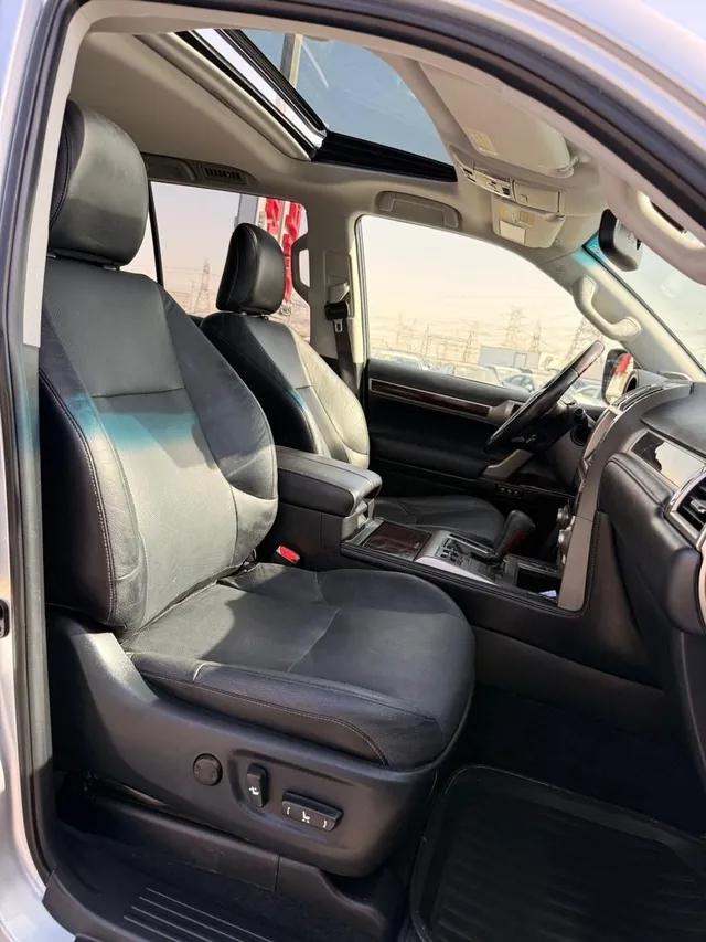 2018 Lexus GX 460 Platinum Premier, photo 4 of 8