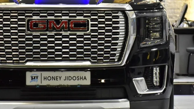 2023 GMC Yukon Denali V8, photo 4 of 9