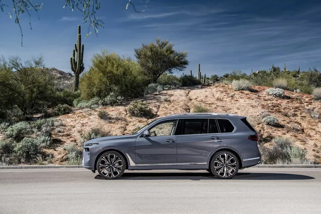 2026 BMW X7 xDrive40i M Sport Pro, photo 3 of 8