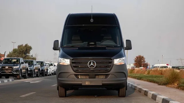 2026 Mercedes-Benz Sprinter 2.0 TD 4x2, photo 2 of 10