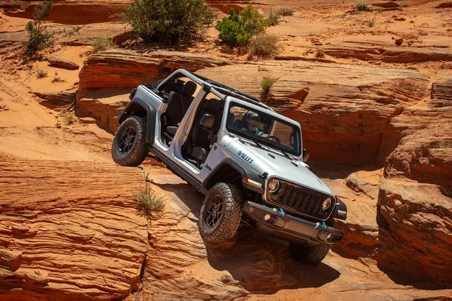 2026 Jeep Wrangler Unlimited Sport 2.0T, photo 4 of 8
