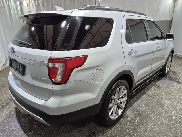 2017 Ford Explorer 2.3, photo 5 of 8