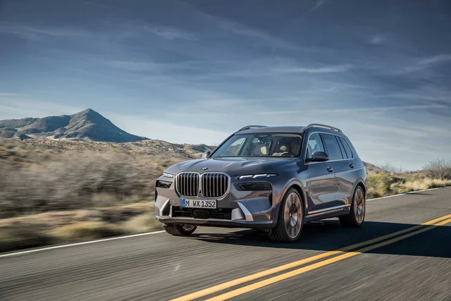 2026 BMW X7 xDrive40i M Sport Pro, photo 4 of 8