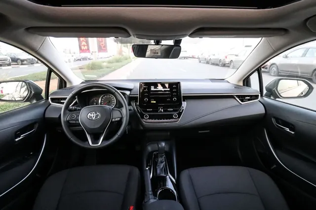2026 Toyota Corolla XLI HEV, photo 6 of 10