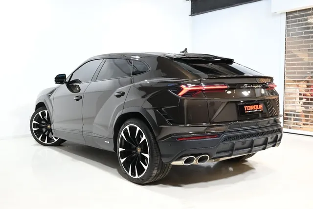 2023 Lamborghini Urus, photo 6 of 10 of this vehicle