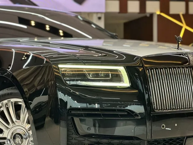 2023 Rolls-Royce Ghost Black Badge, photo 6 of 8