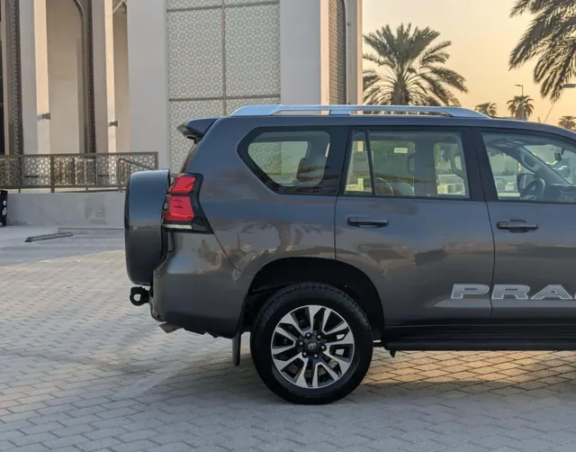2022 Toyota Land Cruiser Prado Sunroof, camera, photo 8 of 10