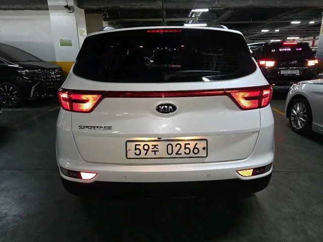 2016 Kia Sportage Standard, photo 4 of 10